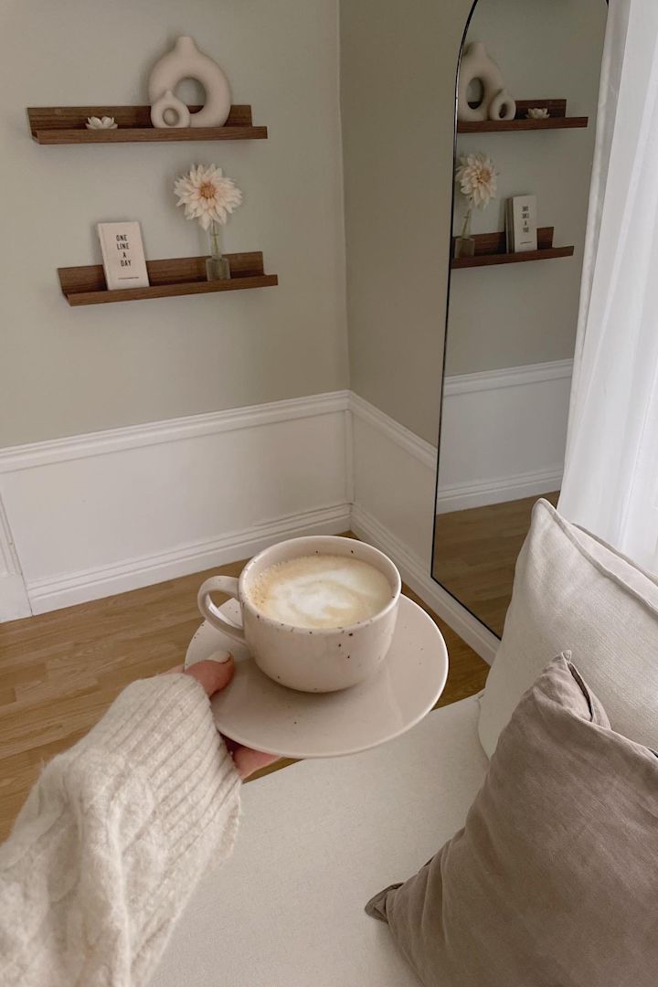 Server din kaffe fra kaffebaren i det fine Freckle-krus fra Scandi Living, som @jannikaedemyr.