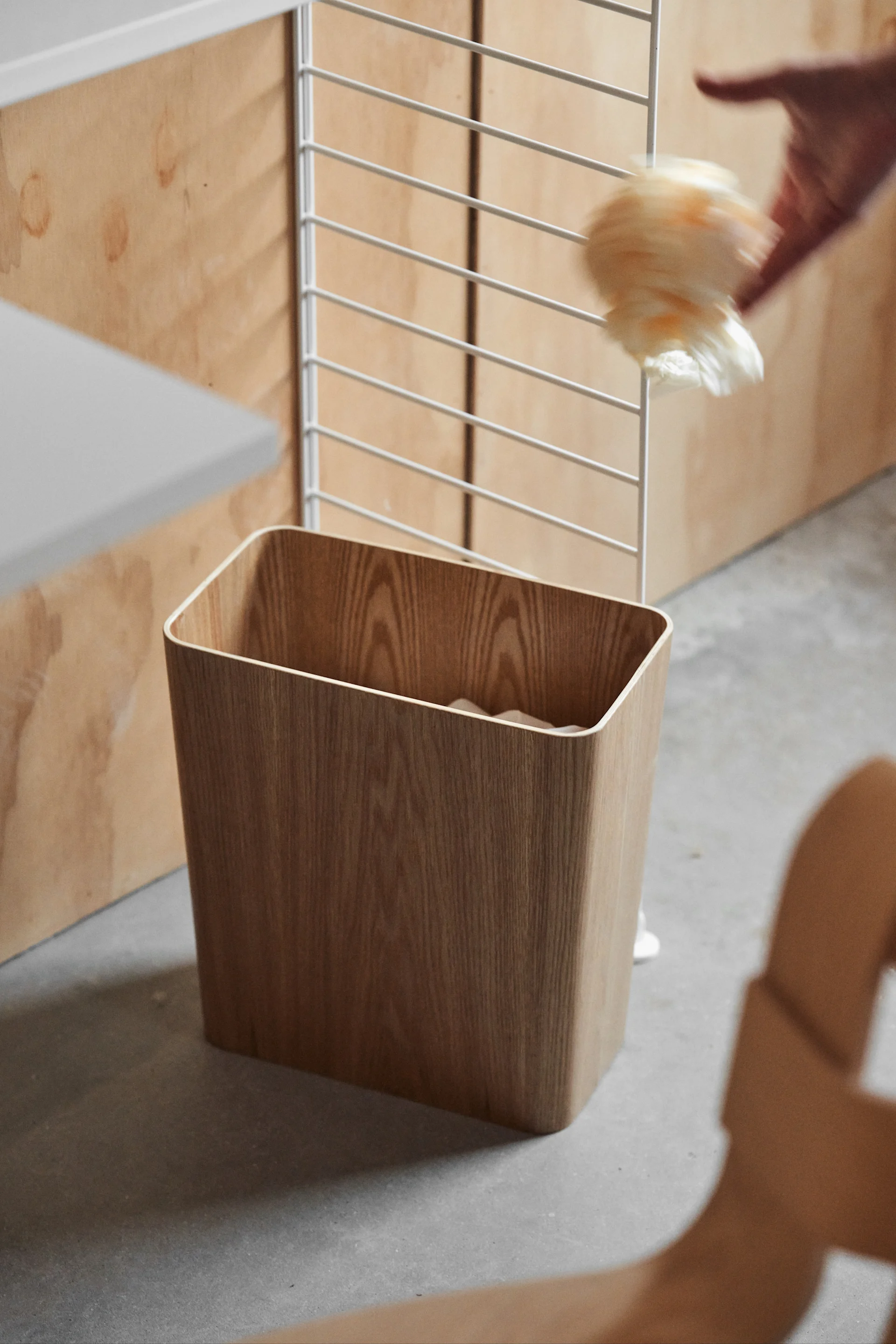 For at organisere dit hjem er det vigtigt at rydde op fra tid til anden, så du ikke ophober en masse unødvendige ting, som du ikke bruger. Her Wilo affaldsspand fra Blomus.