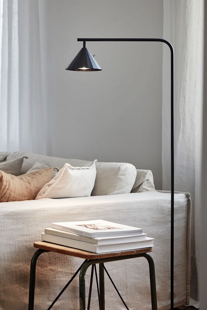 Planlæg din belysning med funktionel belysning som Rain gulvlampen fra CO Bankeryd.