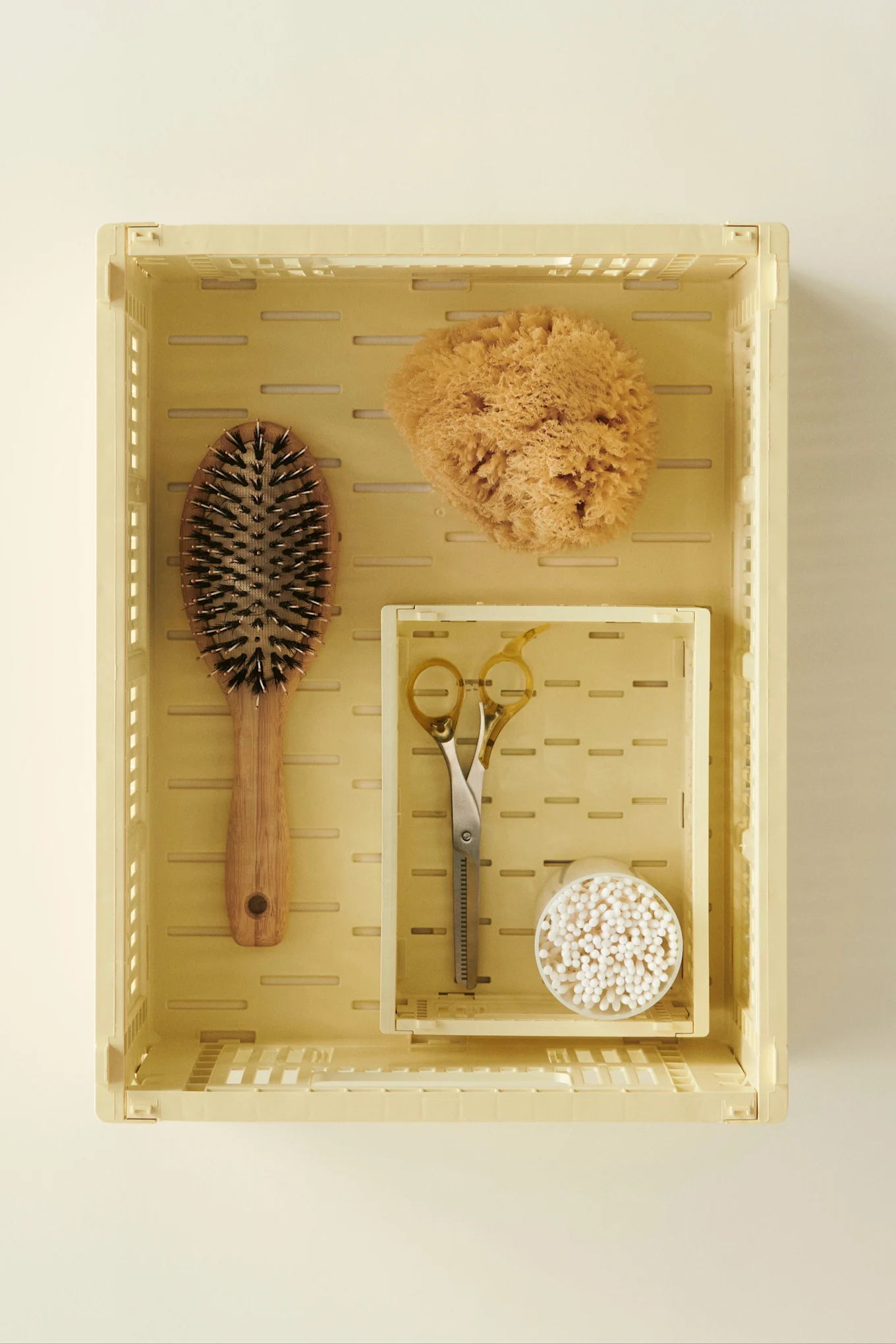 Organiser hjemme og skab ordning, som her med Ferm Livings opbevaringsbokse i pap.