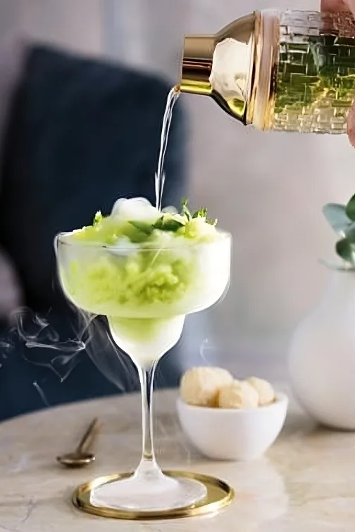 Forskellige typer cocktailglas til forskellige typer drinks - som margaritaglasset fra Villeroy & Boch, der er perfekt til frosne cocktails eller margaritas. 