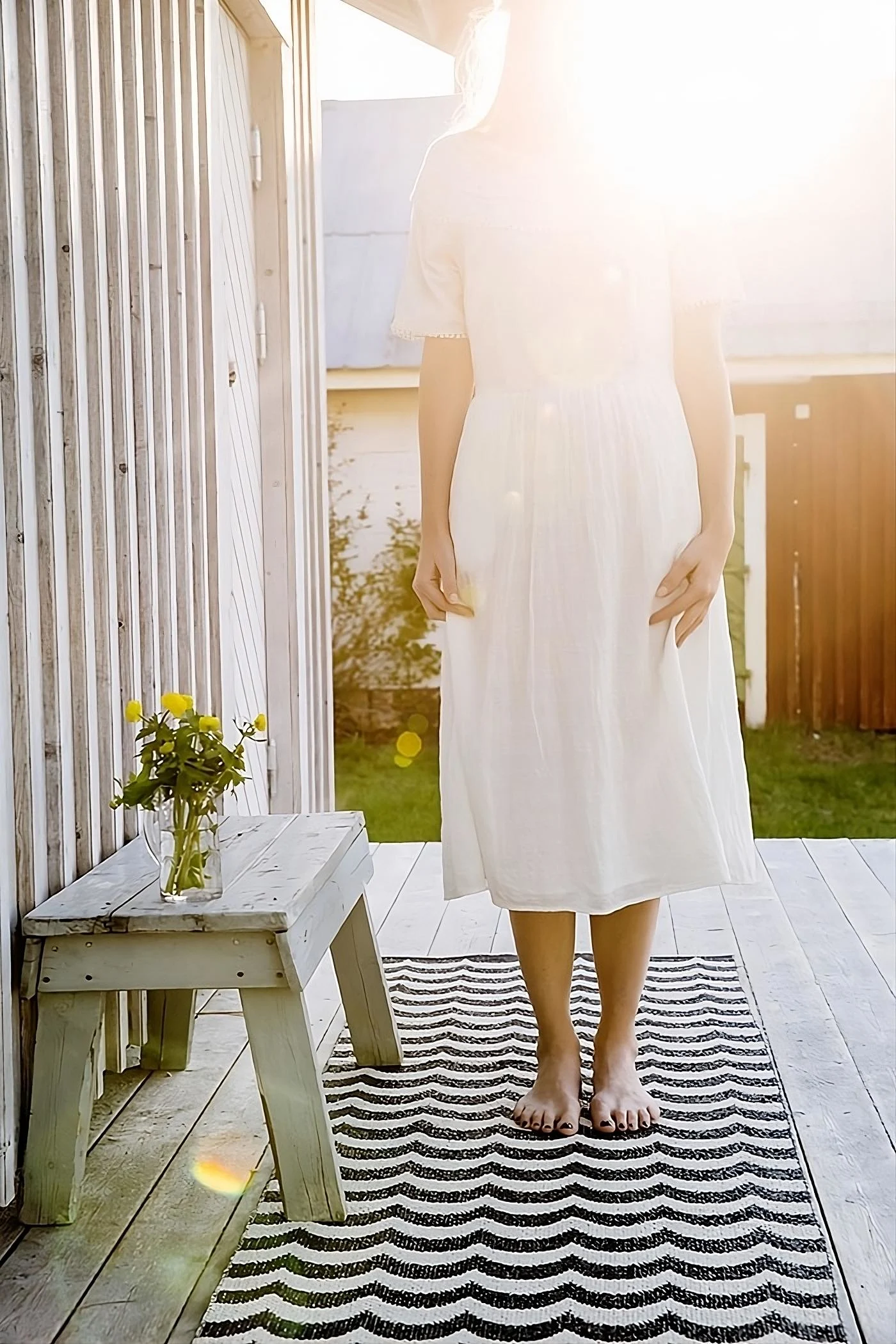 Outdoor rug: The black and white patterned Ocean rug from Brita Sweden is also ideal for your veranda and is also a great eye-catcher.