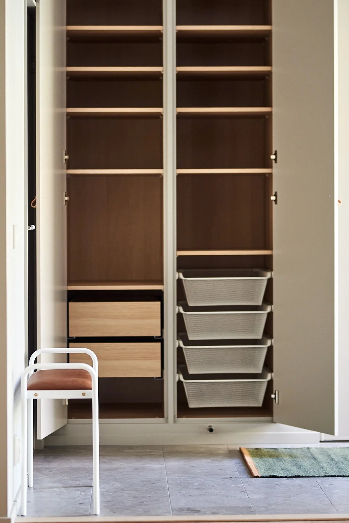 Tip til organisering derhjemme - ryd ud i garderoben, og smid det væk, du ikke har brug for.